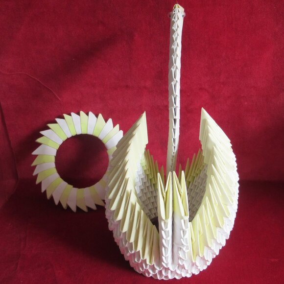 3D Origami Swan, Vintage, White & Yellow, Centerpiece - Picture 9 of 12